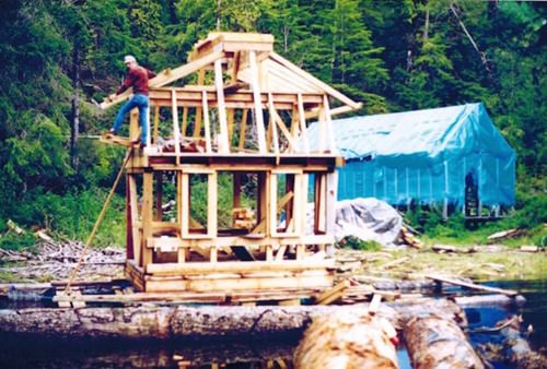 canadian-built-self-sustaining-island-082715-2