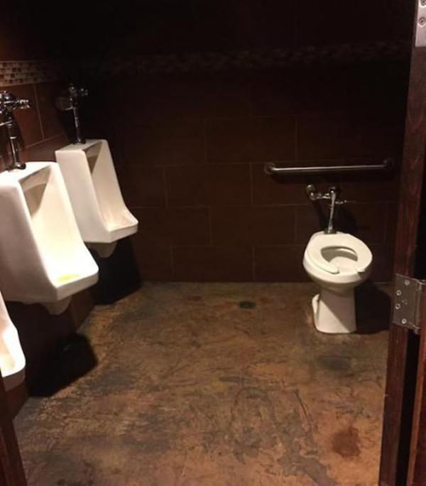 worst-public-bathroom-100415-11-min