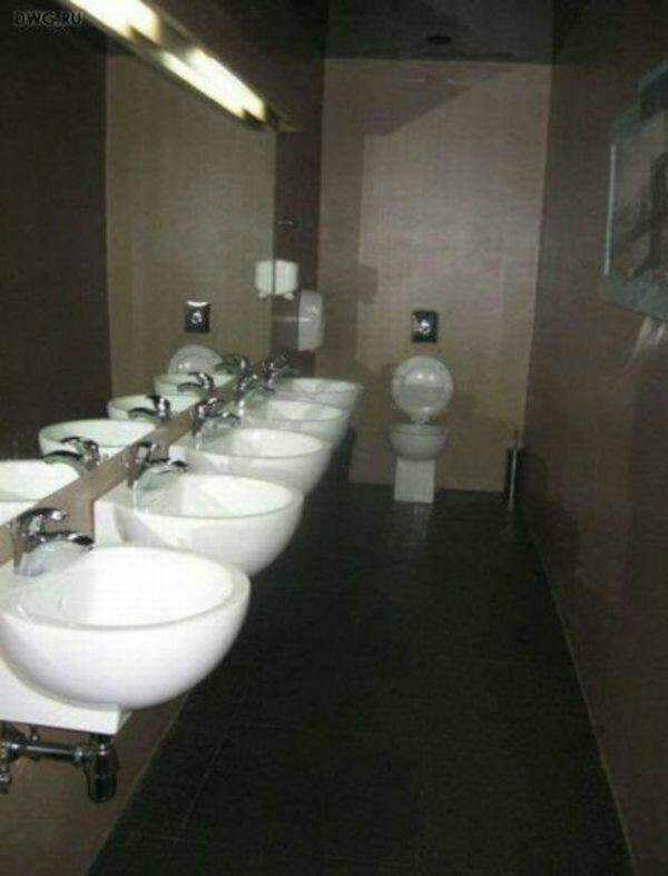 worst-public-bathroom-100415-4-min
