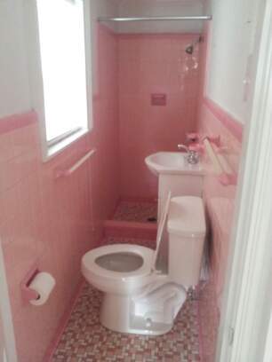worst-public-bathroom-100415-5-min