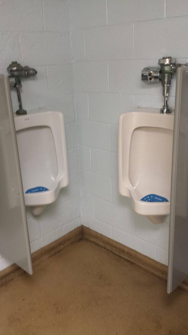 worst-public-bathroom-100415-9-min