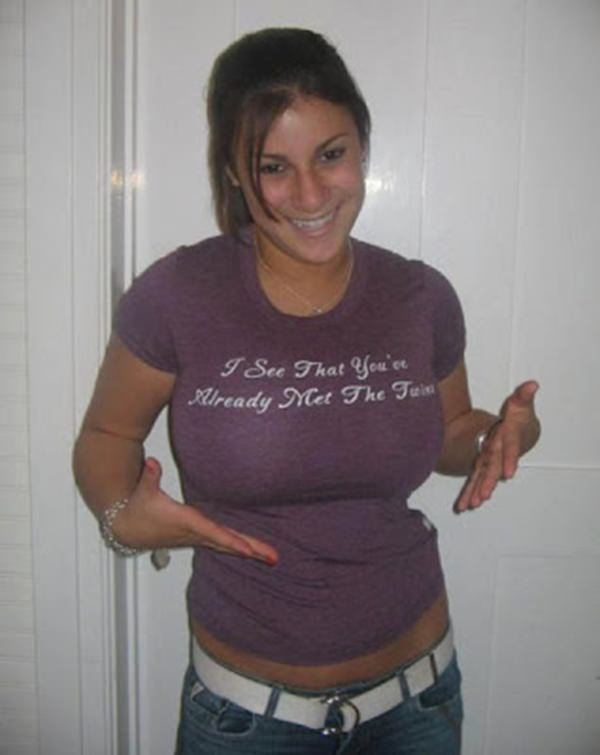 girl-with-funny-sexy-yshirt-010116-15