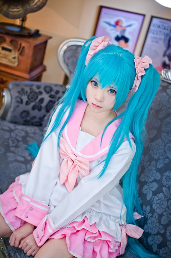 Cute Hatsune Miku Japanese Cosplayer 39