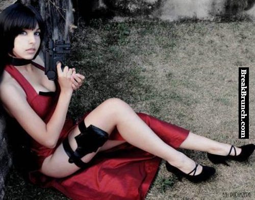 Sexy Ada Wong cosplay from Resident Evil