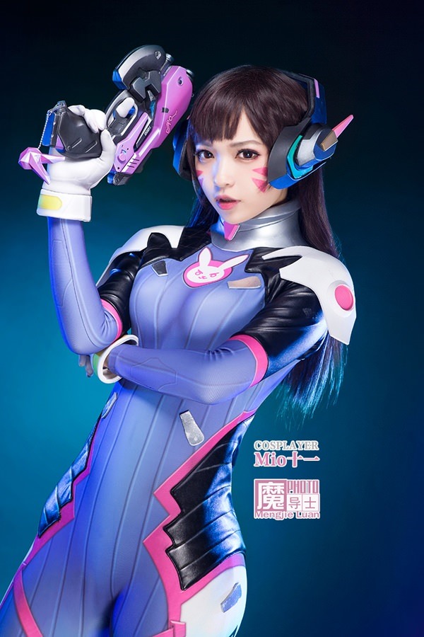 Sexy D.Va (Hana Song) Cosplay From Overwatch