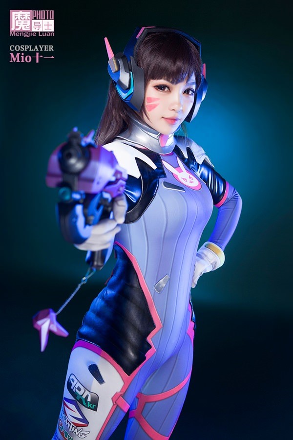 Sexy D.Va (Hana Song) Cosplay From Overwatch