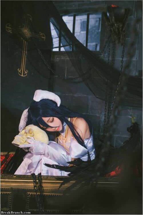 10 Awesome Albedo Cosplay From Overlord - Breakbrunch-3102