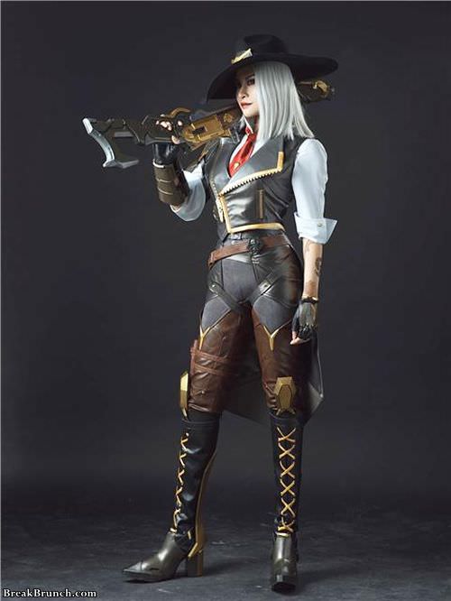 Awesome Ashe cosplay from Overwatch by 猫小朵(catxiaoduo) (9 photos)