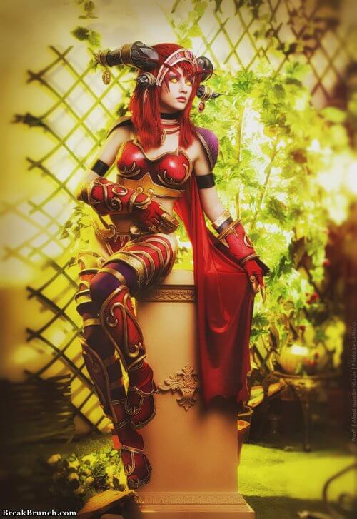 Alexstrasza cosplay - a photo on Flickriver