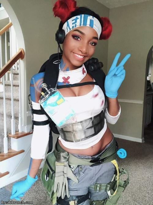 Amazing Apex Legends Lifeline Combat Medic Cos