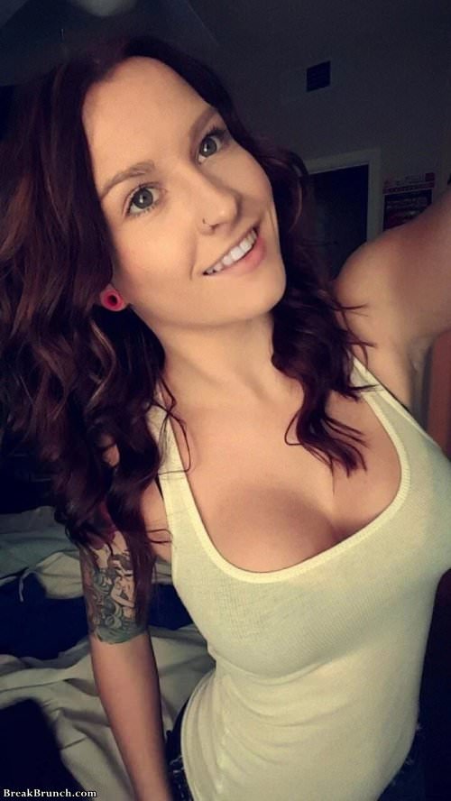 23 Busty Girls With Bright Smil