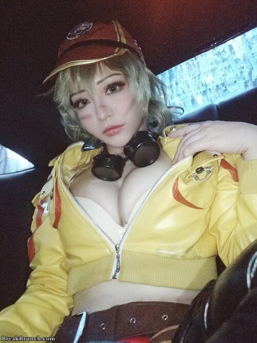 Sexy Cindy Aurum cosplay from Final Fantasy XV (9 pics)