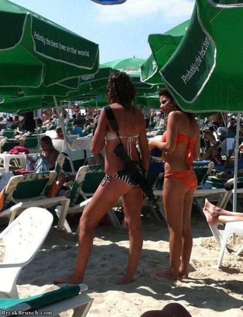 only-isreal-women-carry-gun-to-beach-lol