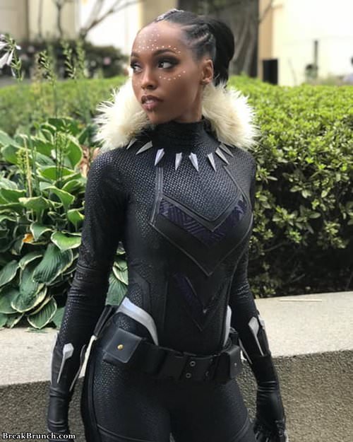 Female Black Panther cosplay