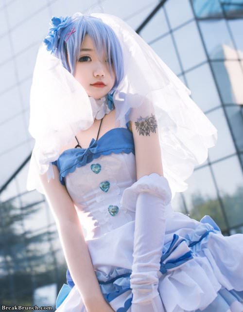 Cute Rem cosplay from Re:Zero (4 pics)