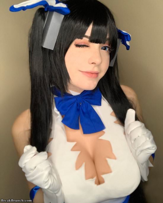 This cosplay will show you why Hestia is the best anime girl (4 pics)