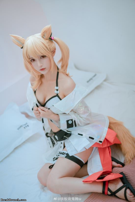 13 sexy cosplay pictures of Sora from Arknights