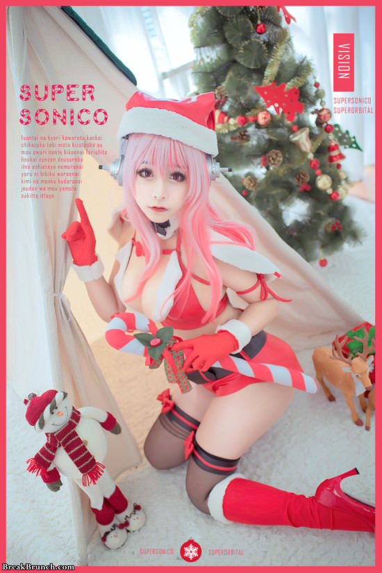 Christmas Super Sonico cosplay by Miido (8 pics)