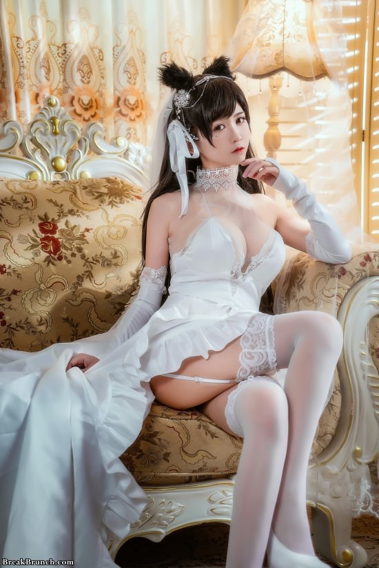 Azur Lane Atago Cosplay By Manyu Manu 12 Pics Breakbrunch