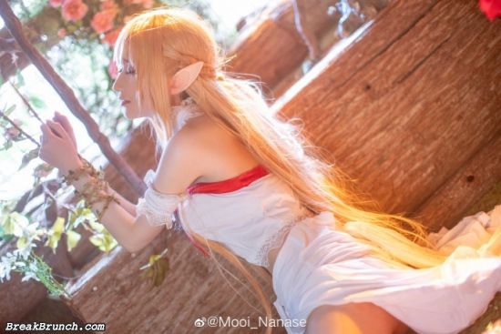 Beautiful Sword Art Online Asuna Fairy Queen cosplay by