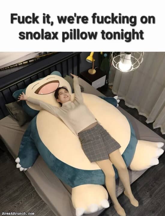 We are f*cking on snolax pillow