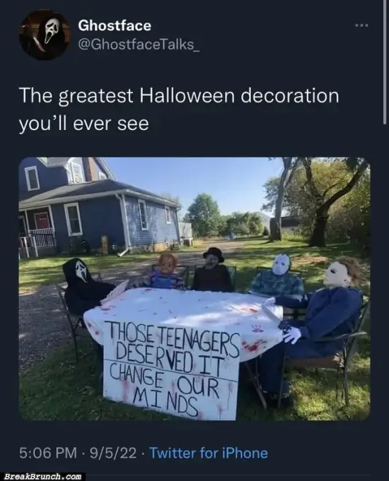 This is the greatest Halloween decoration